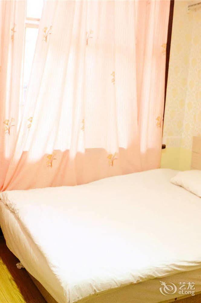 Qingdao Peninsula Four Seasons Business Hotel Zewnętrze zdjęcie